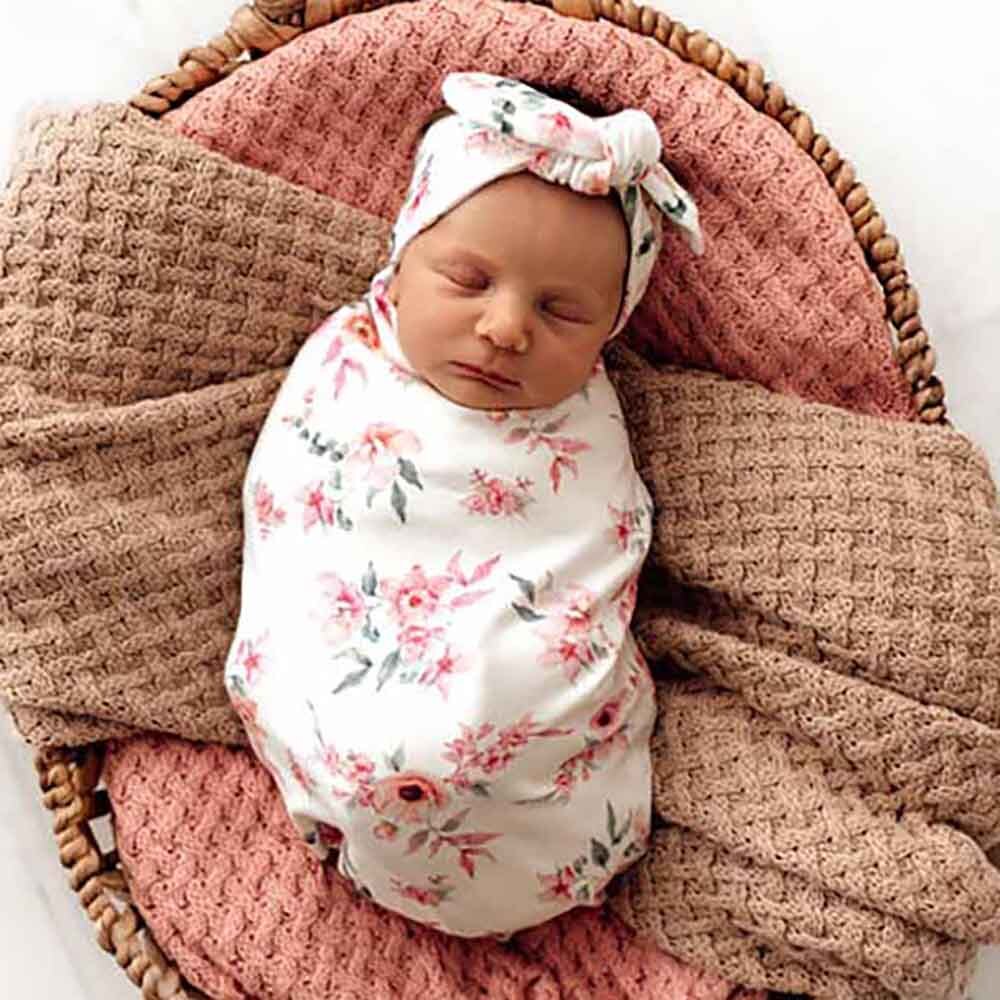 Camille Organic Snuggle Swaddle &amp; Topknot Set