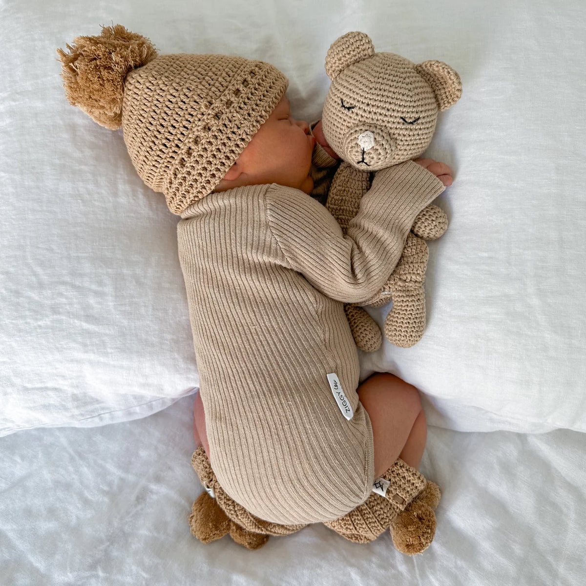 Cuddle Me - Bear
