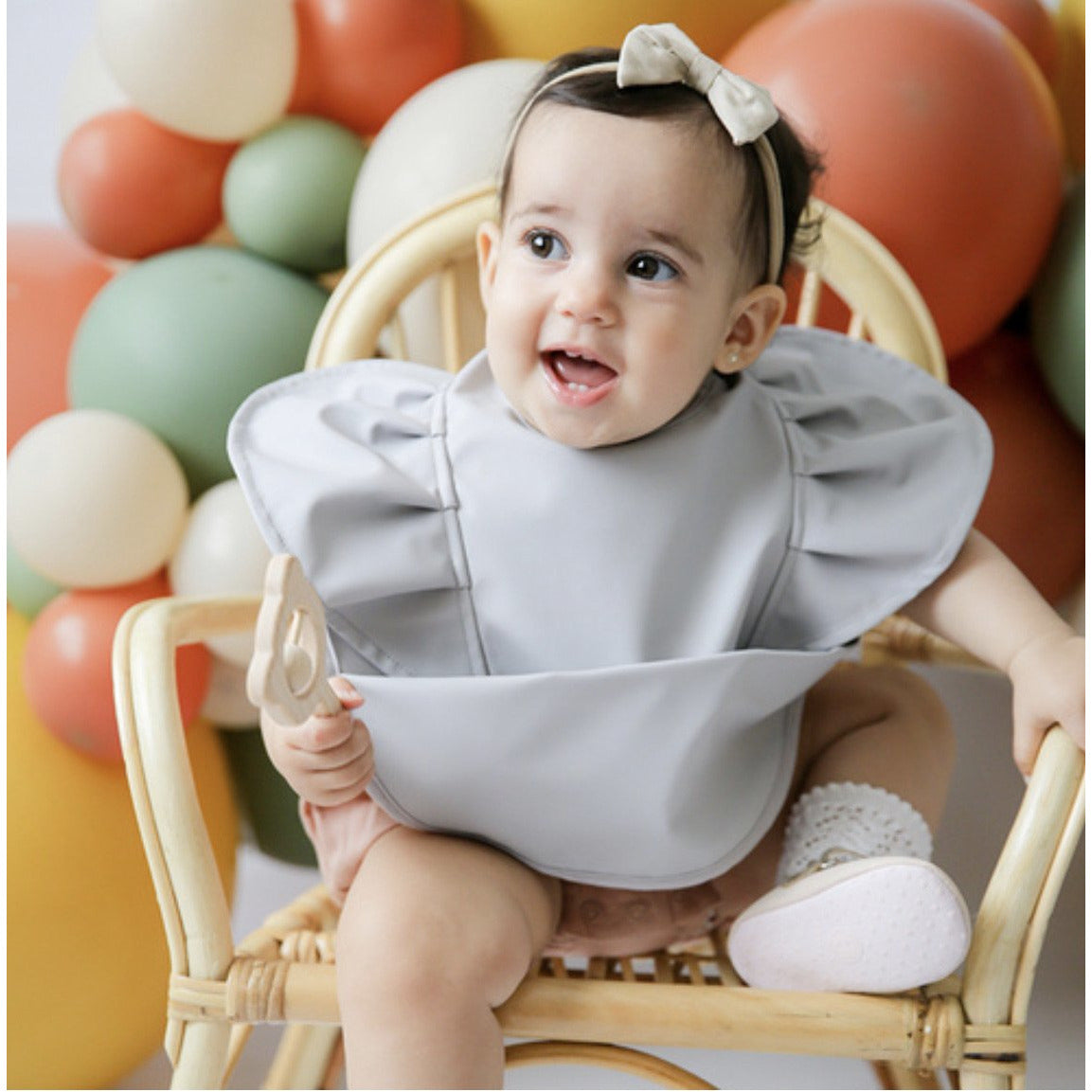 Dove Frill | Snuggle Bib Waterproof