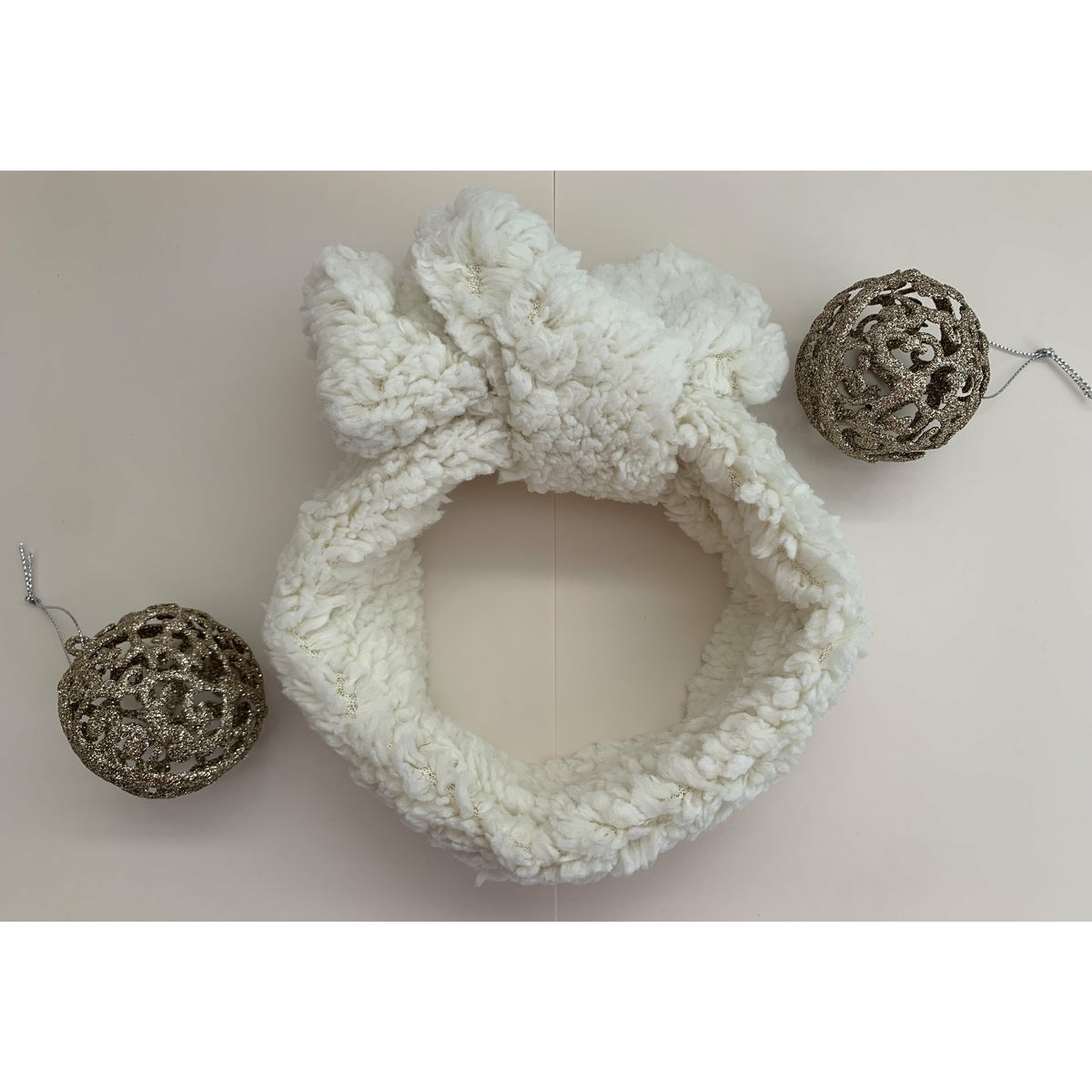 Snow Top Knot