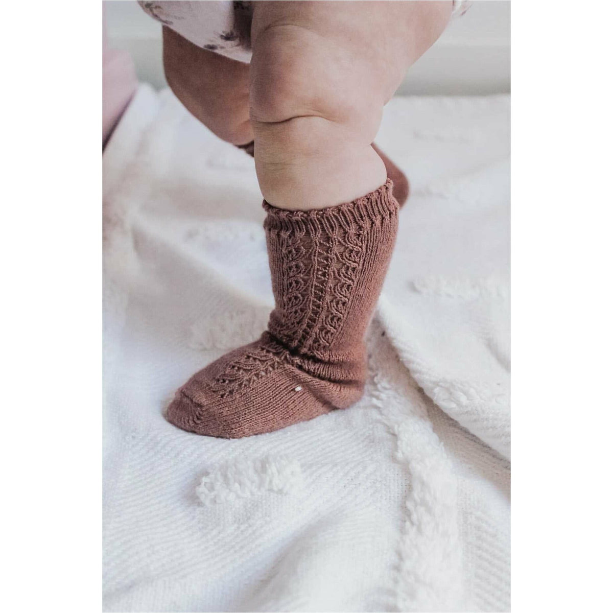 Ćondor Side Openwork Lace Knee High