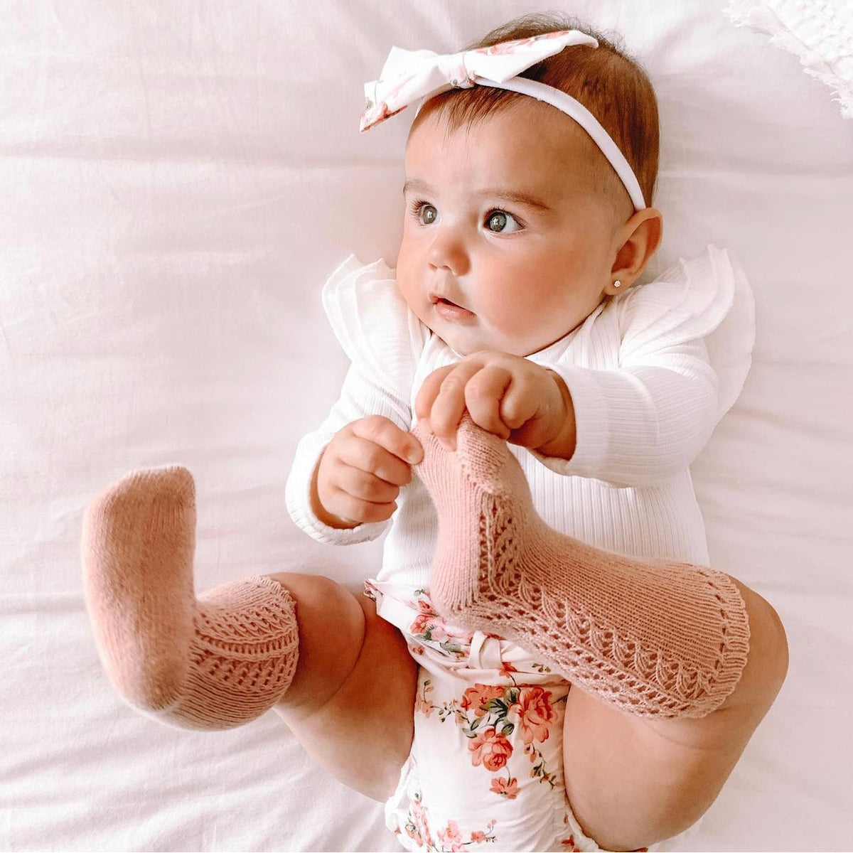 Ćondor Side Openwork Lace Knee High