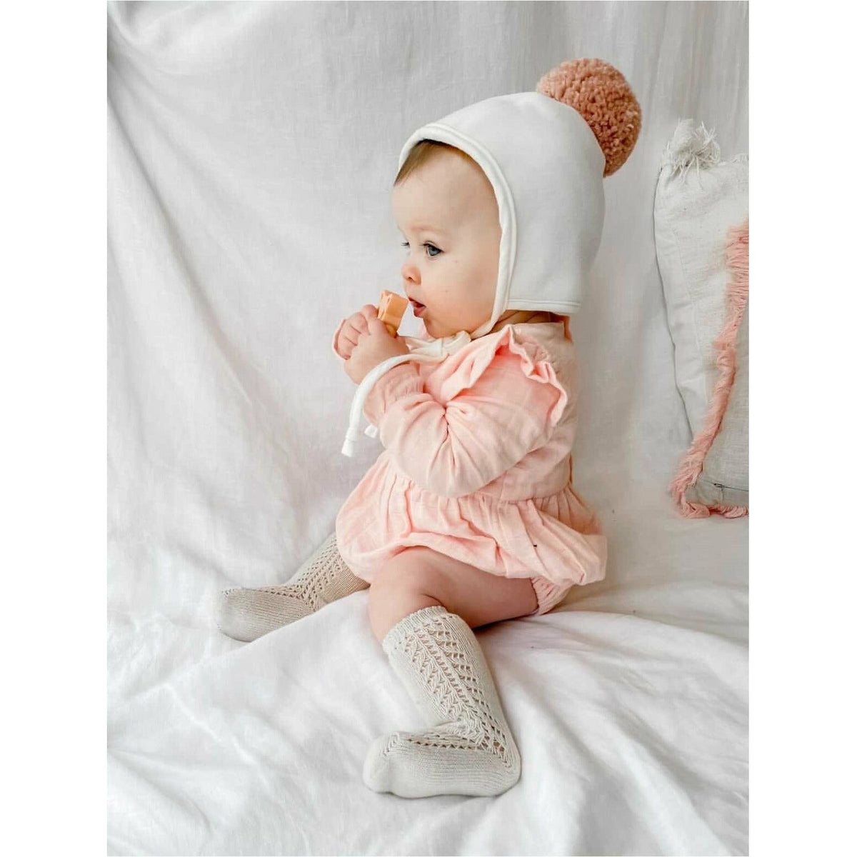 Ćondor Side Openwork Lace Knee High
