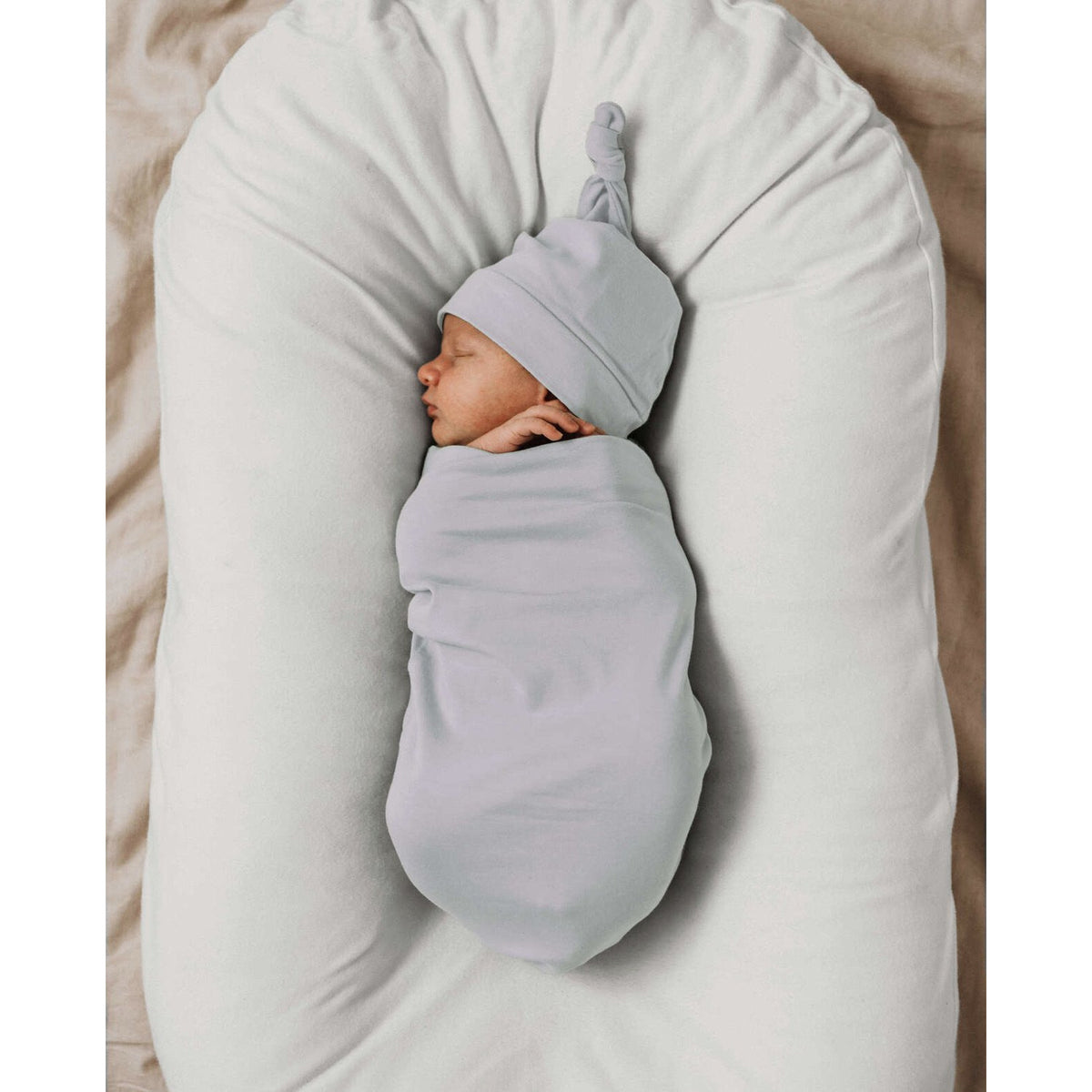 Alaska Snuggle Swaddle &amp; Beanie Set