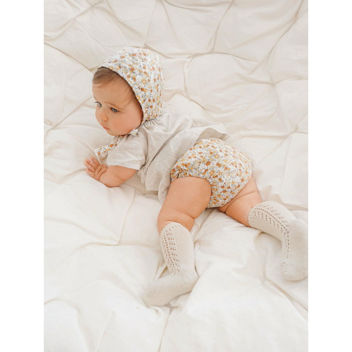 Ćondor Side Openwork Lace Knee High