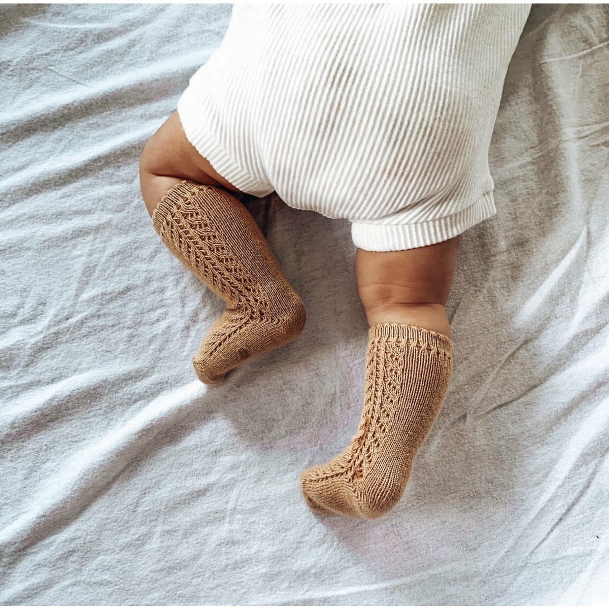 Ćondor Side Openwork Lace Knee High