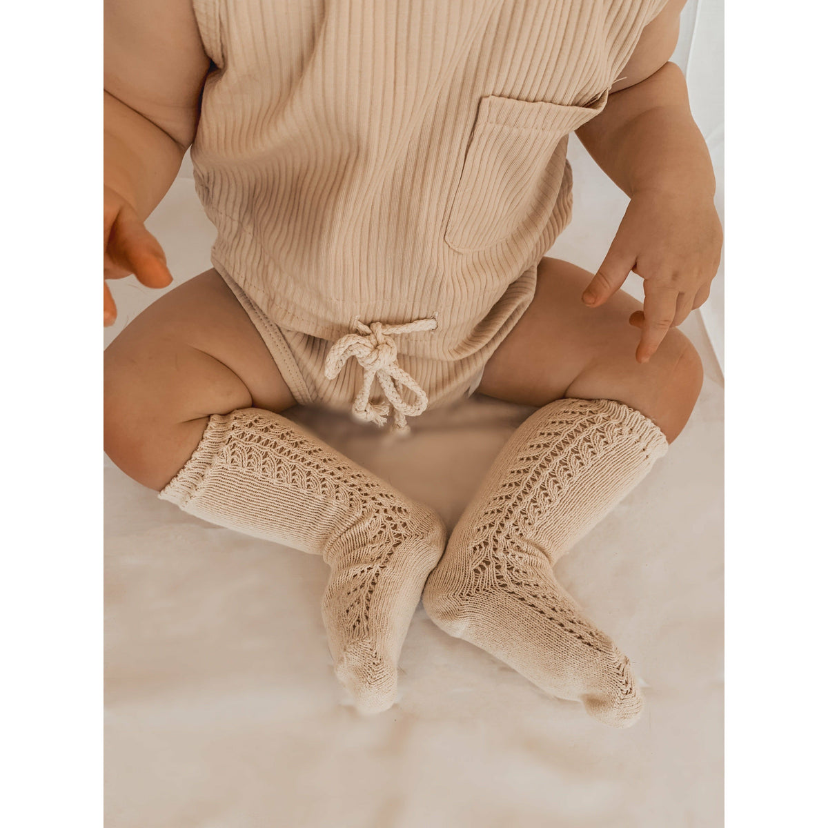 Ćondor Side Openwork Lace Knee High