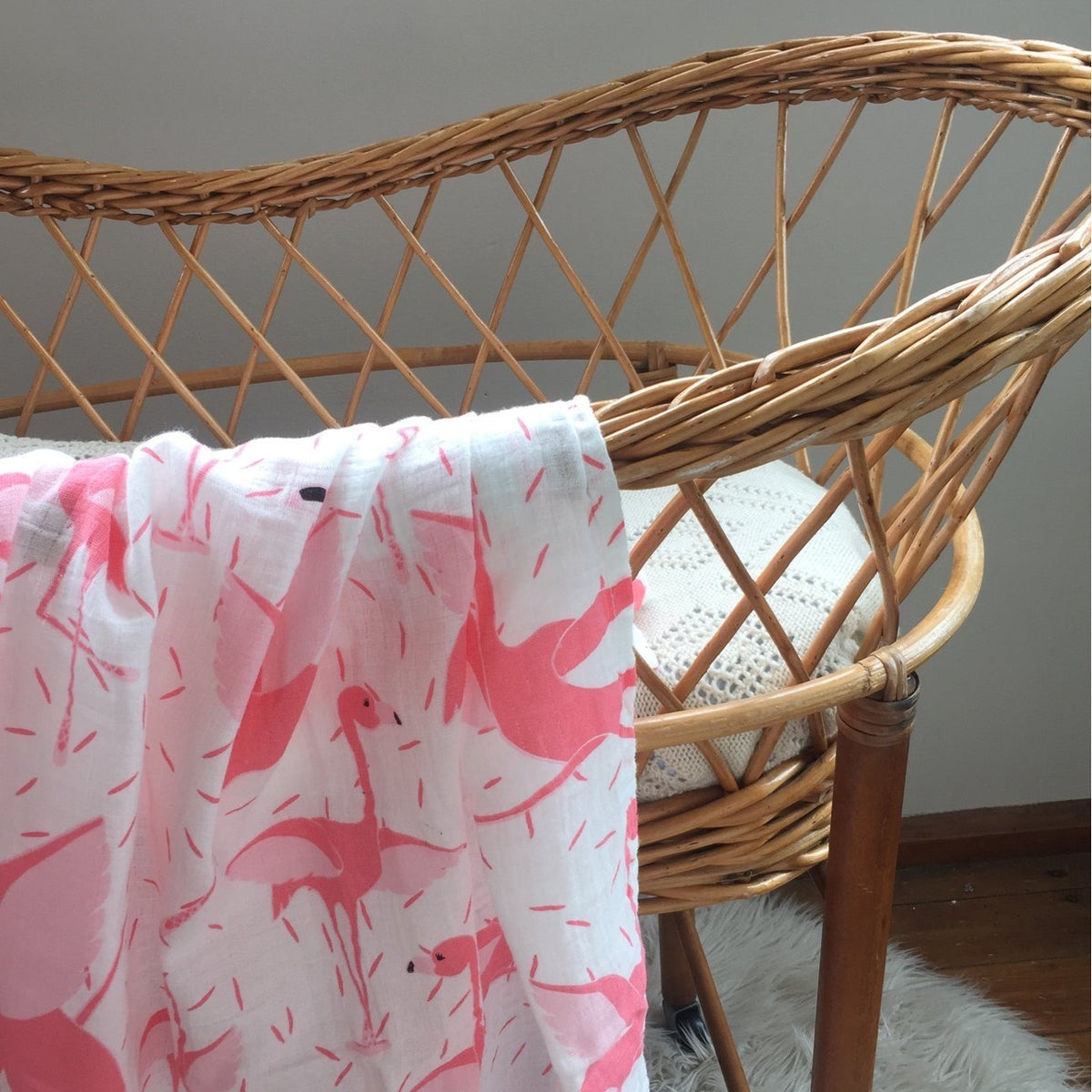Organic cotton muslin swaddle - pink flamingo